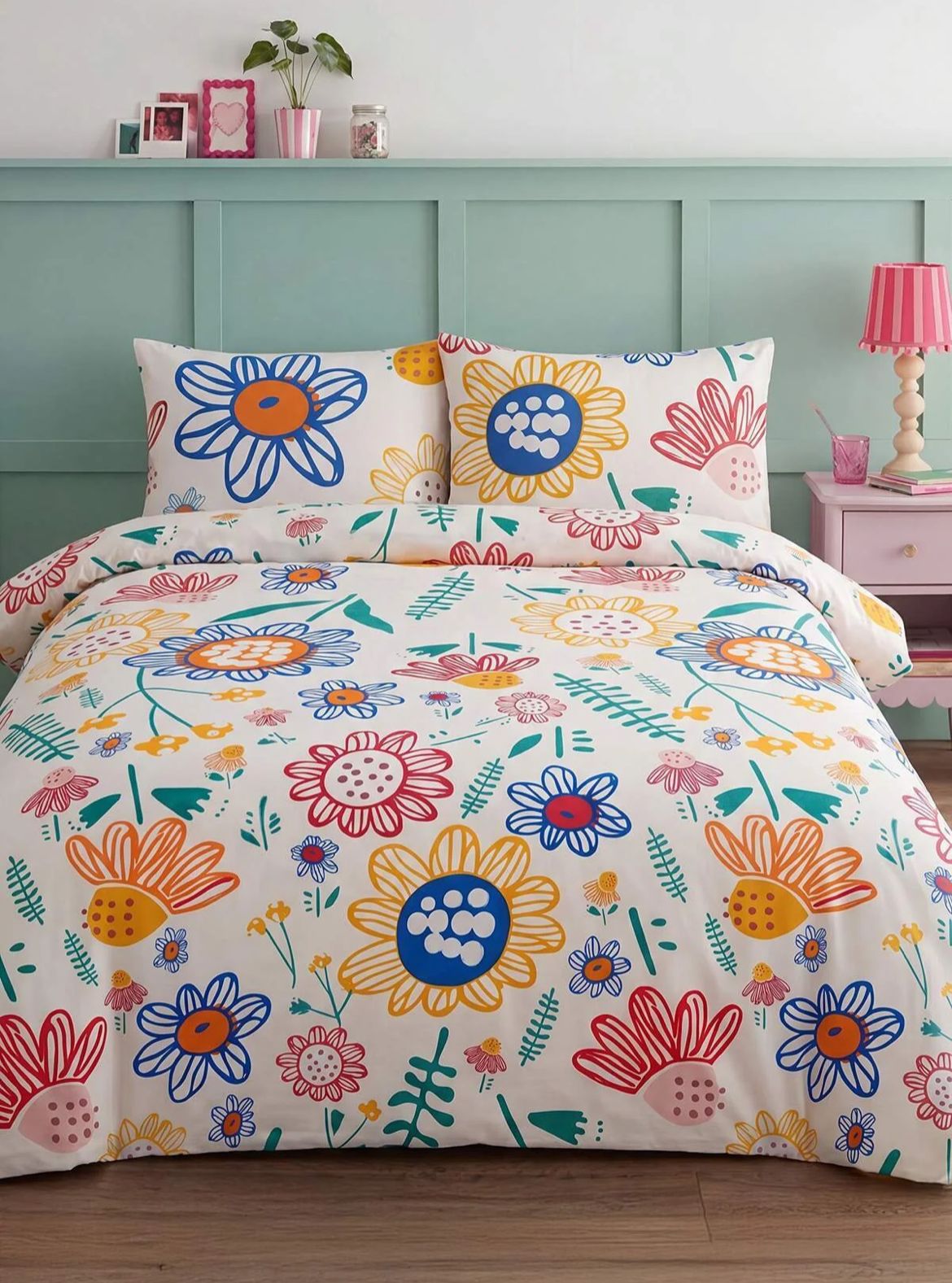 Double Bed Duvet Cover Set with Floral Pattern and Fitted Sheet