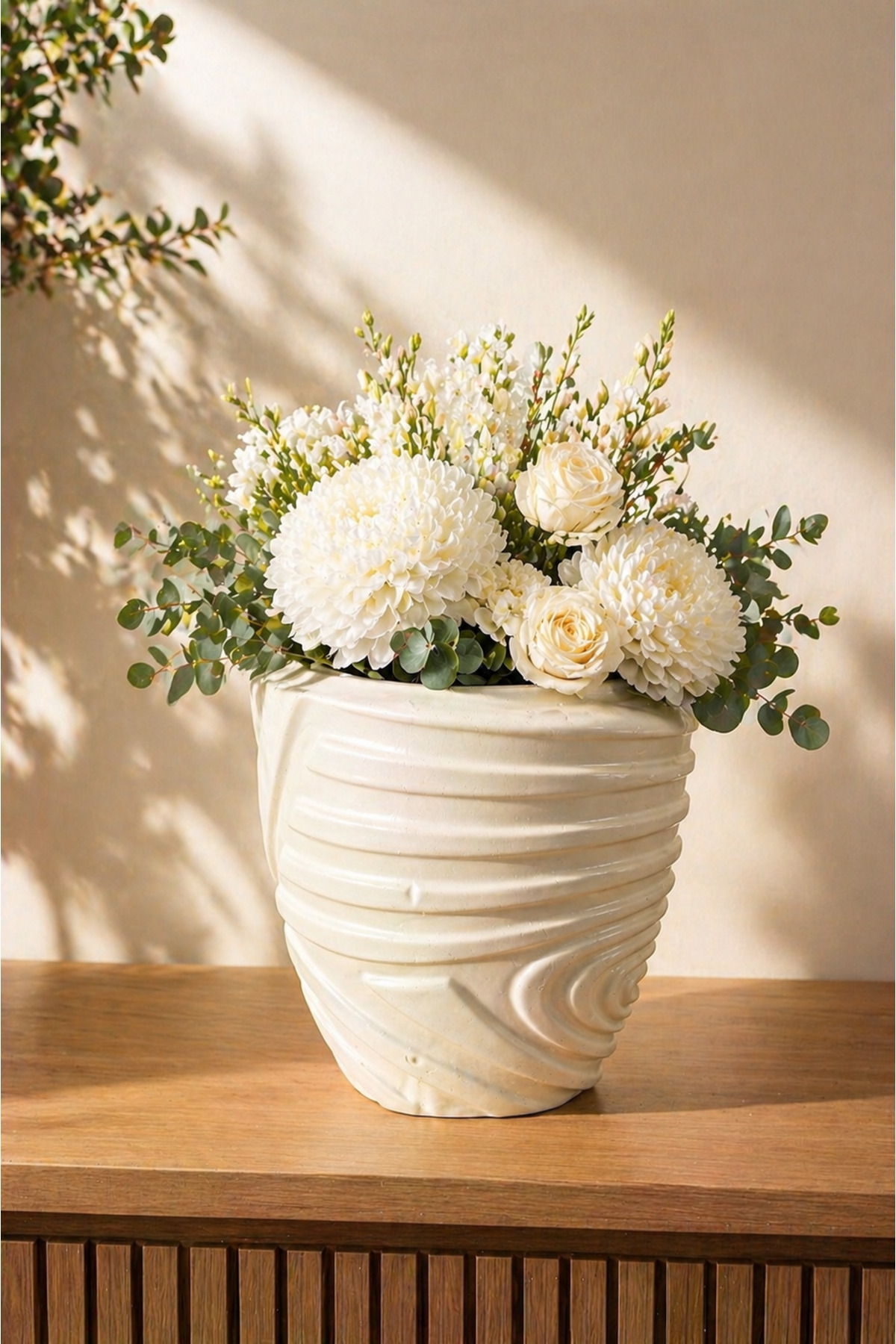 Helen small cream ceramic vase, 22 cm Helen small cream ceramic vase, 22 cm