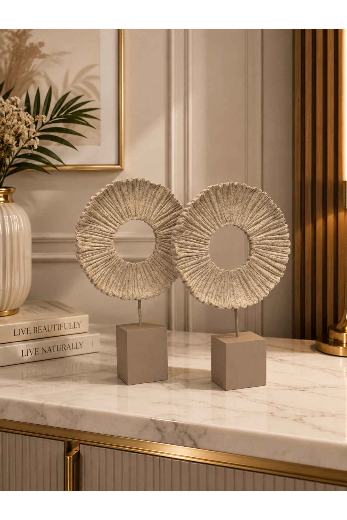 Decorative dual ring sculpture, 28 cm and 26 cm — Beige