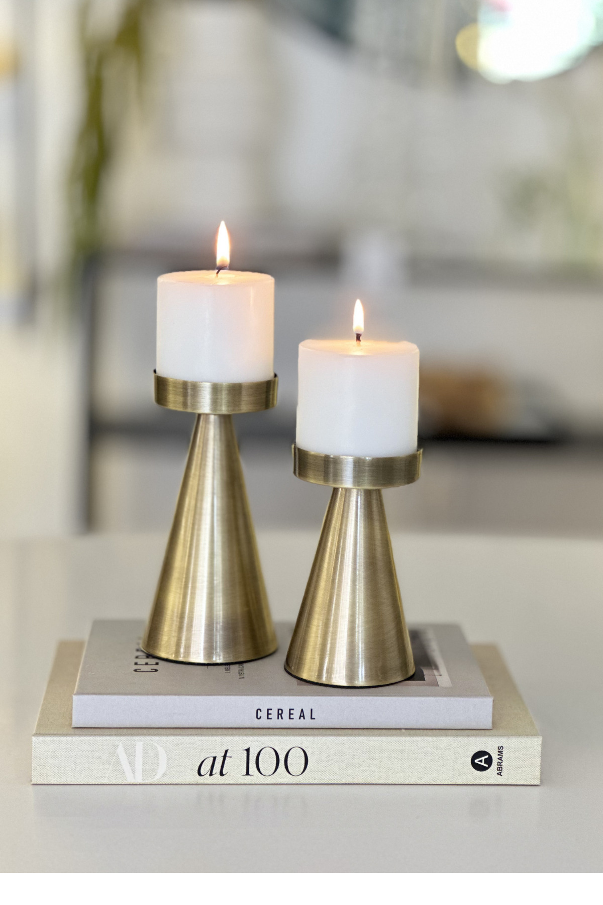Alya metal candle holder, aged finish