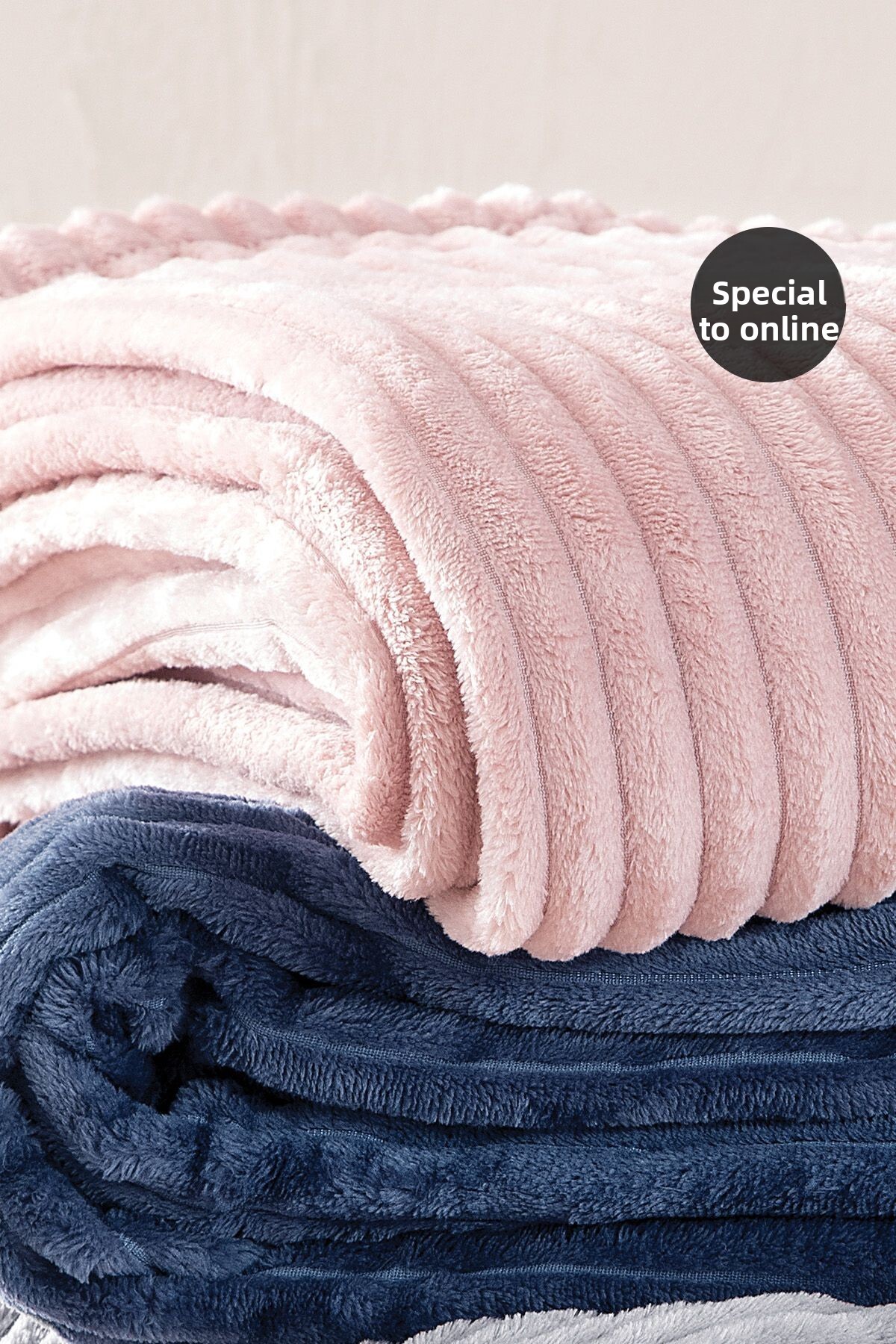 Holly wellsoft TV blanket, 140×190 cm, champagne