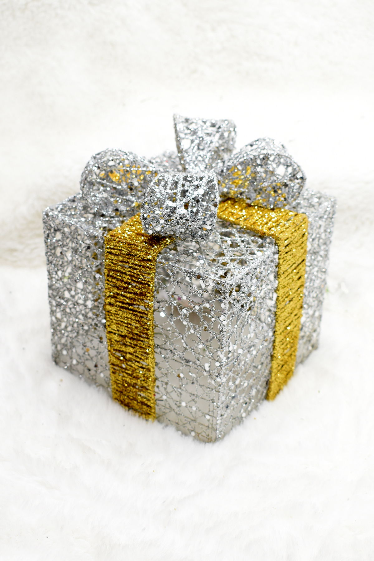 Christmas gift package, silver-gold, medium — Silver Middle