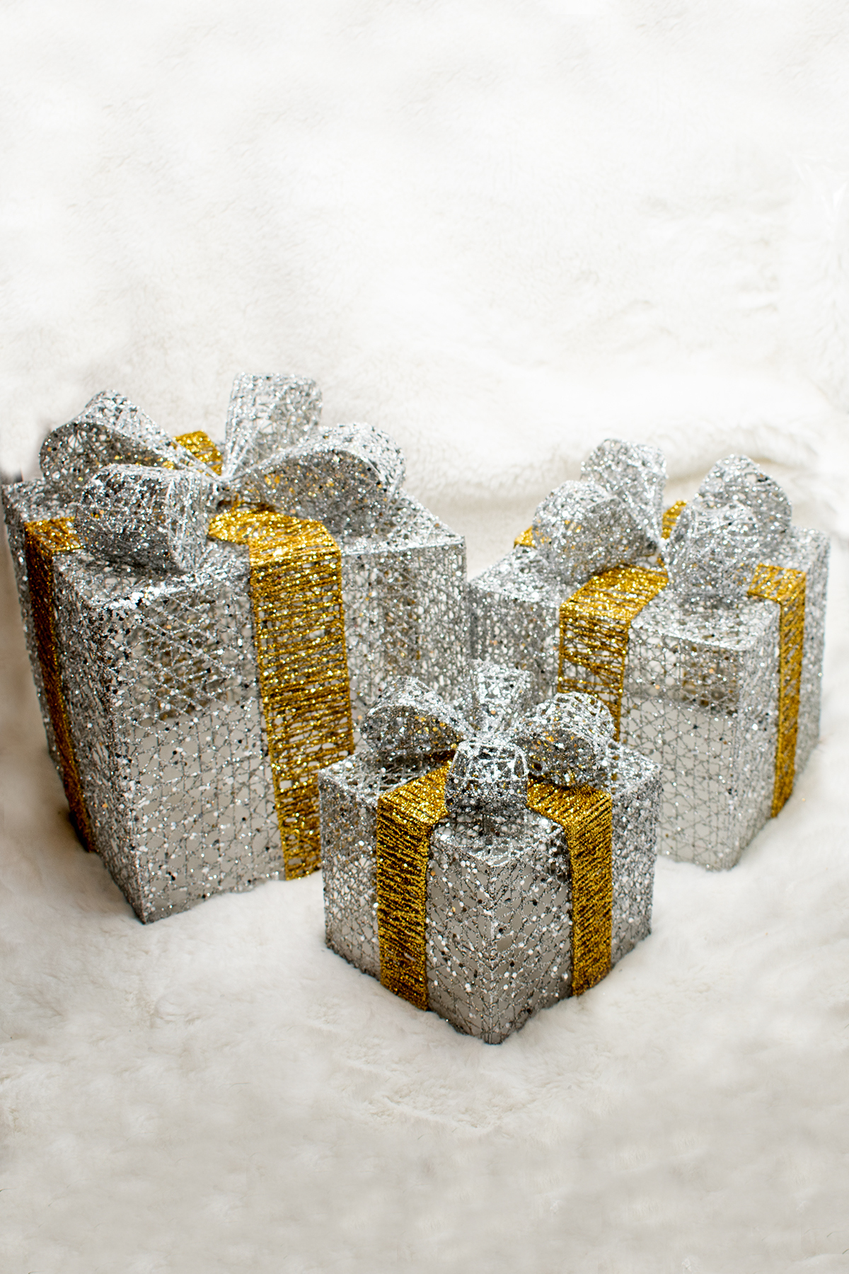 Christmas gift package, silver-gold, medium Christmas gift package, silver-gold, medium