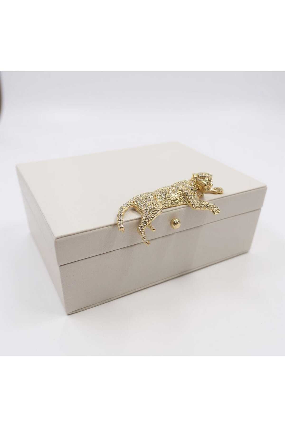 Leather box with jaguar clasp, 10 × 15 cm